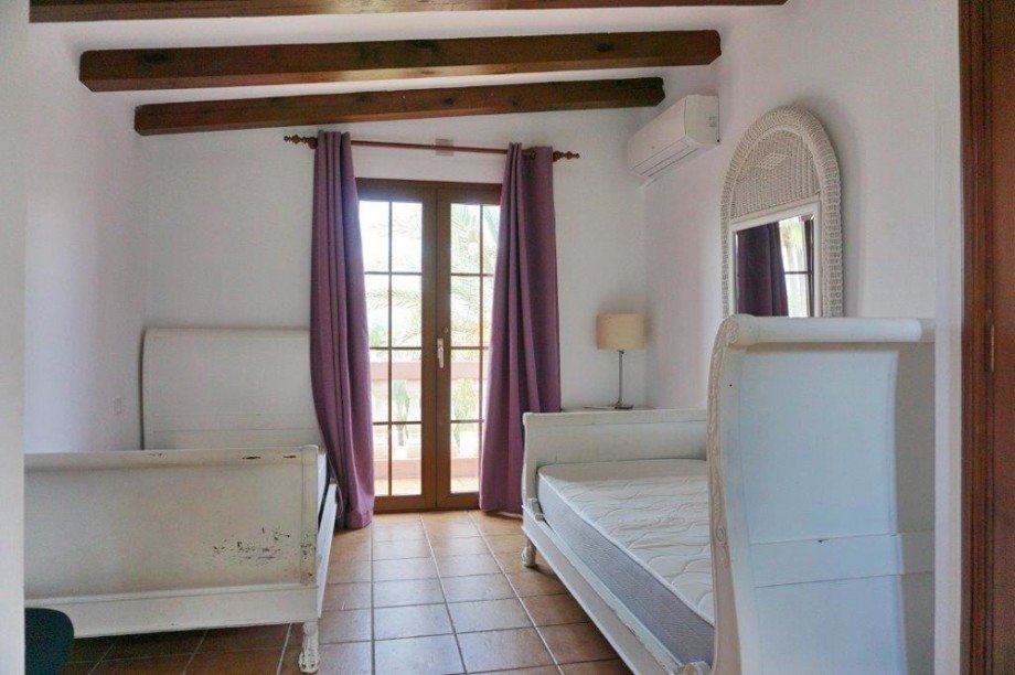 DSC05911 Villa Calvi� / Santa Pon�a