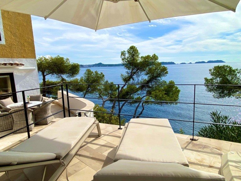 Wohnung mit Seeblick in Cala Fornells zu verkaufen (1) Cala Fornells - Mallorca Terrassenwohnung VERKAUFT-Wohnen direkt am Meer mit privatem Garten, Pool und Meerzugang in Cala Fornells!