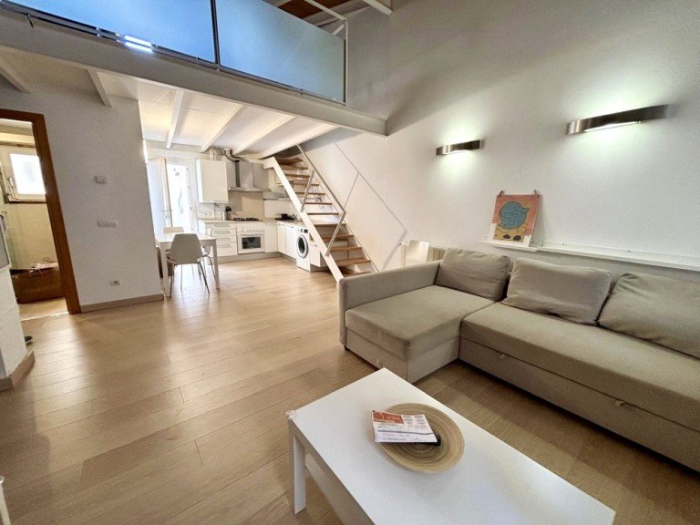 351daa6a-ebba-4737-97e8-6b0c0fa8f8bc Palma De Mallorca Etagenwohnung Wohnung mit hohen Decken und kleiner Terrasse in der Altstadt von Palma zu vermieten