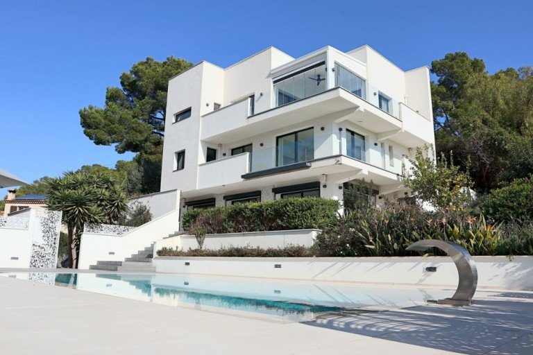 Komplettansicht Portals Nous Villa Luxuri�se Design-Villa mit Meerblick in exklusiver Lage in Portals Nous