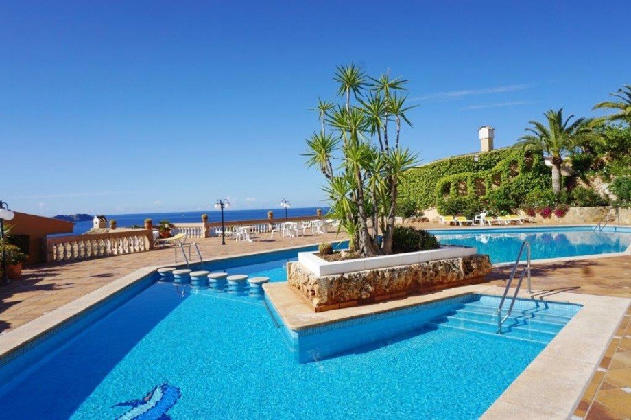 Gro�er Gemeinschaftspool mit Meerblick Penthousewohnung Calvi� / Peguera