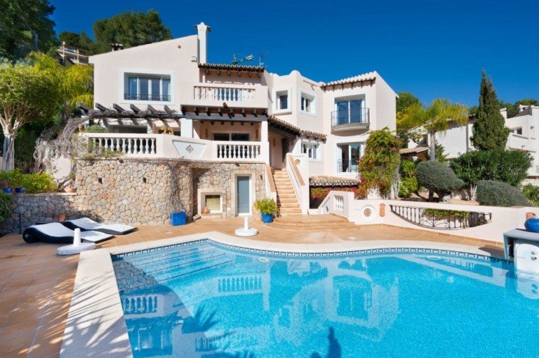 Web-7 Port DAndratx Villa Mediterrane Villa mit gro�en Terrassenbereichen, charmanten Garten ,Pool und Hafenblick!