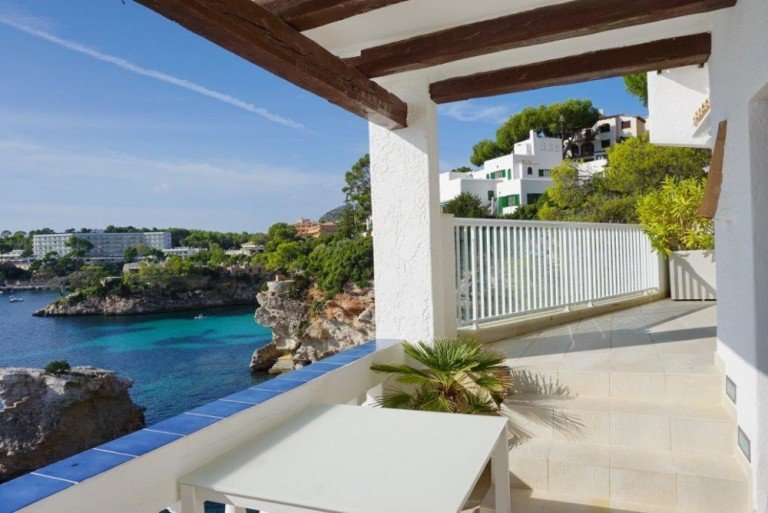 Luxuswohnung in Cala Fornells in erste Meereslinie zu verkaufen (1) Cala Fornells Terrassenwohnung Verkauft!-Ein absoluter Wohntraum in erster Linie mit Meerzugang in Cala Fornells