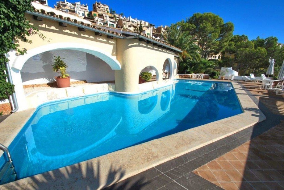 Luxury flat direct by the sea in Cala Fornells for sale (1) Terrassenwohnung Cala Fornells