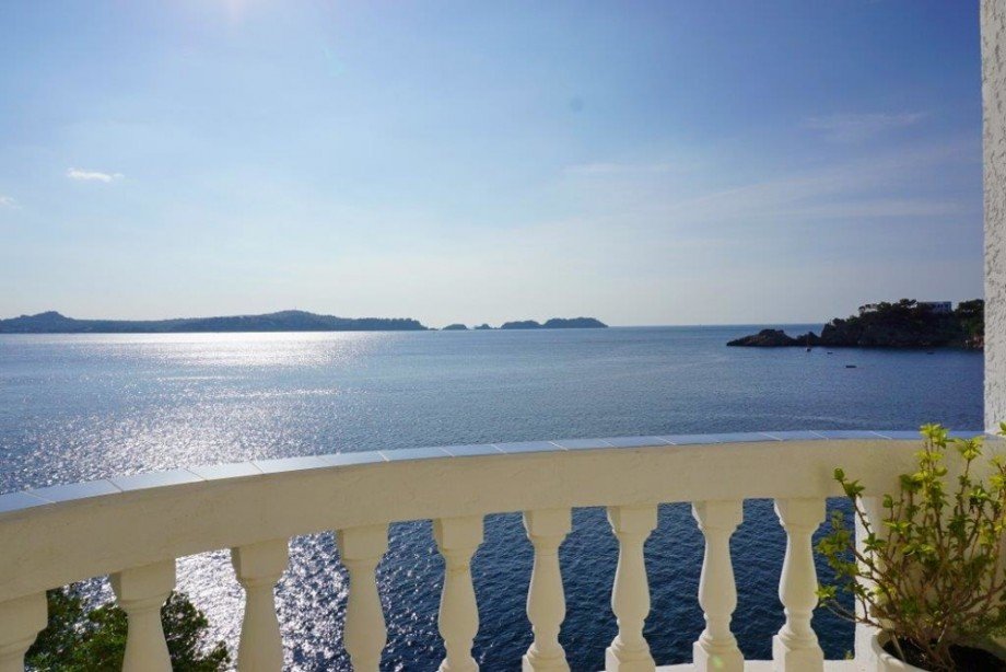 Luxury flat direct by the sea in Cala Fornells for sale (3) Terrassenwohnung Cala Fornells